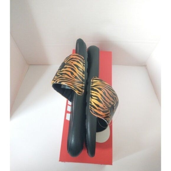 New! NIKE Women's Victori One Animal Print Slide Sandals Shoes Open-Toe - Picture 8 of 9